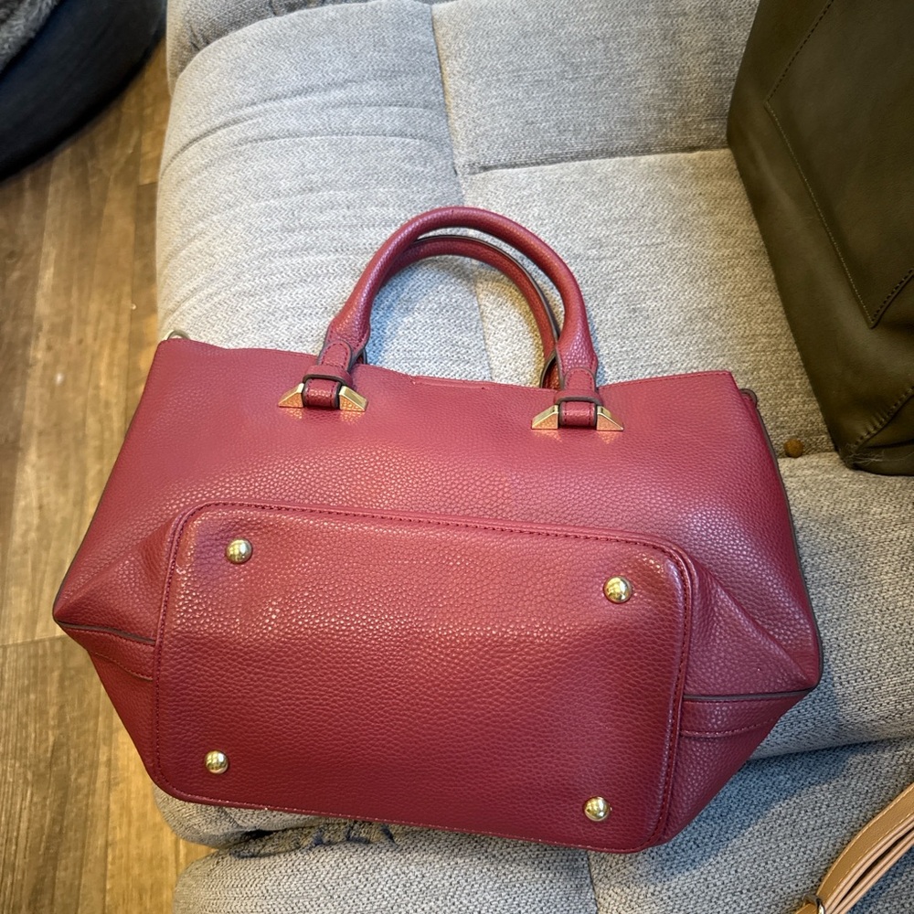 Elegant Burgundy Leather Handbag